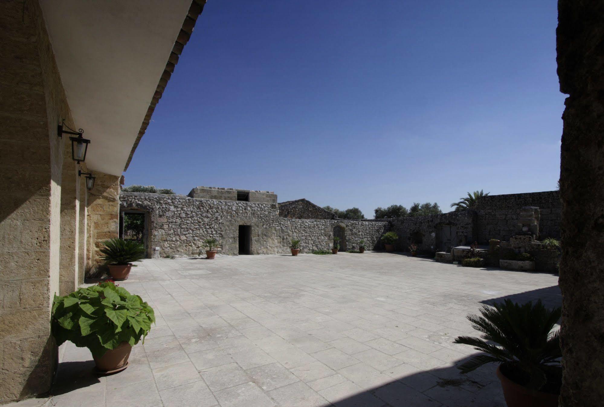 Masseria Uccio Триказе Екстериор снимка